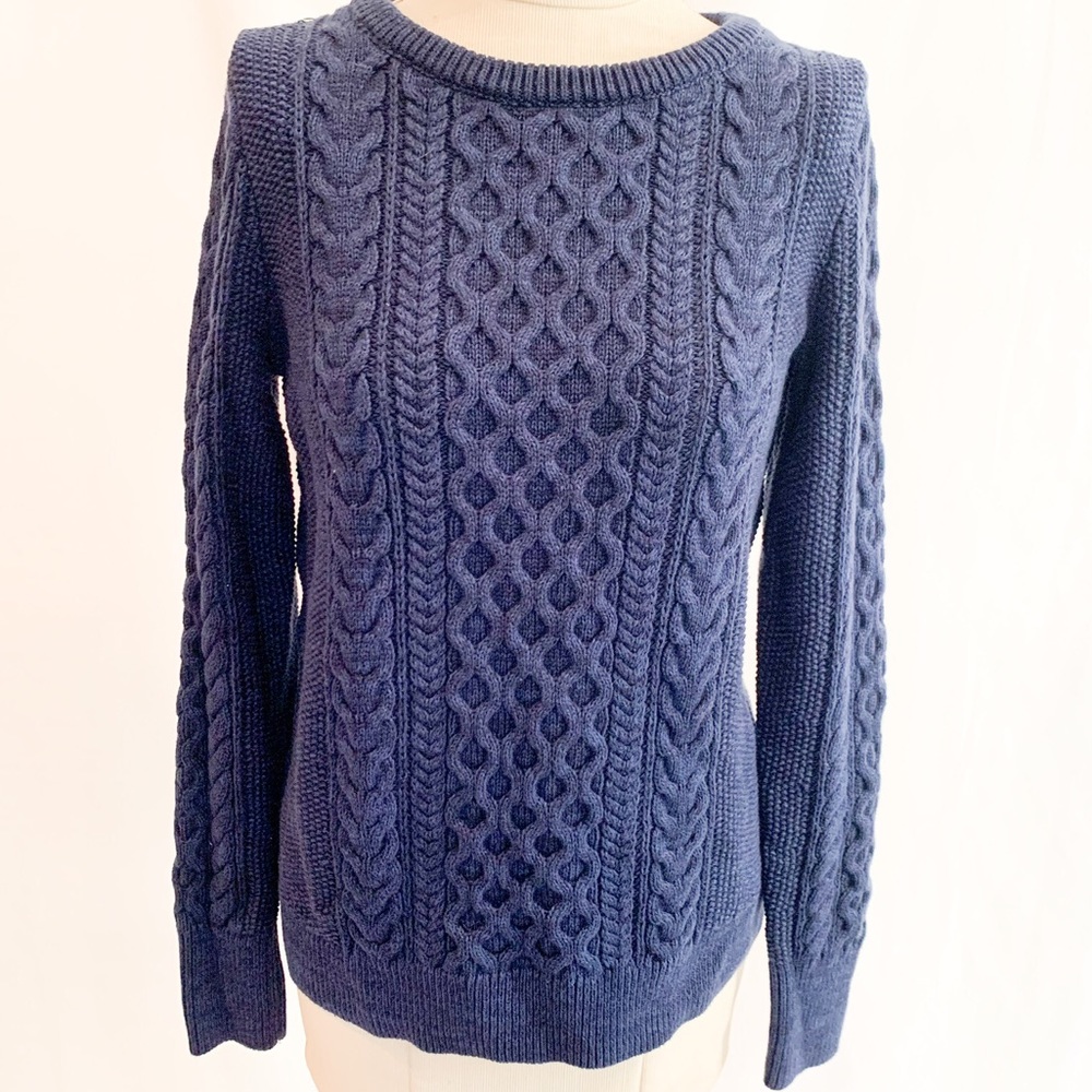 Navy blue Gap cable knit sweater NWT